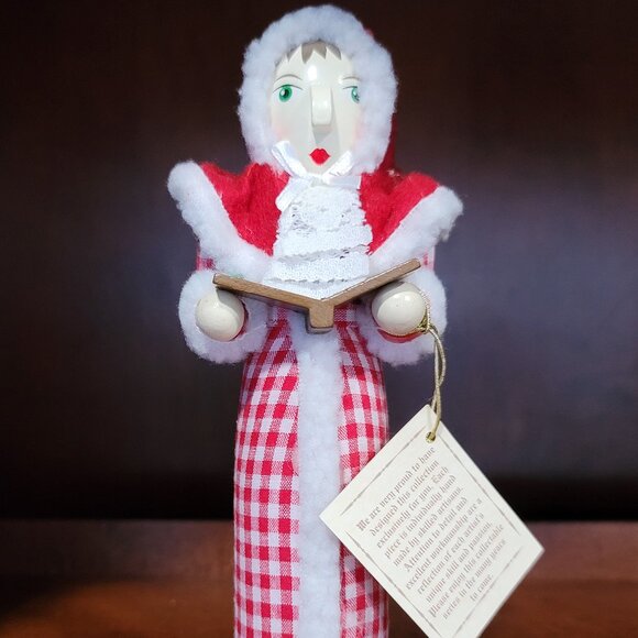 2007 Limited Edition Nutcracker Caroler Christmas Decoration